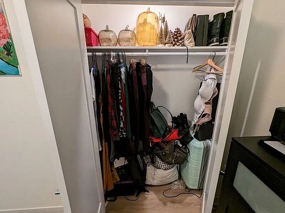 5th image of 1644 W Cermak Rd #1F