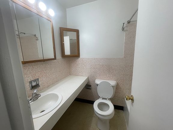 5th image of 75 W Division St #11
