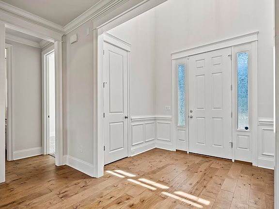 5th image of 549 Knotted Pine Dr