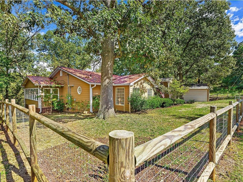 1st image of 158 Creekwood Rd
