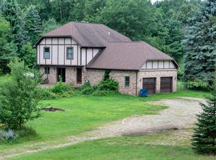 1795 Hill Rd, White Lake, MI 48383