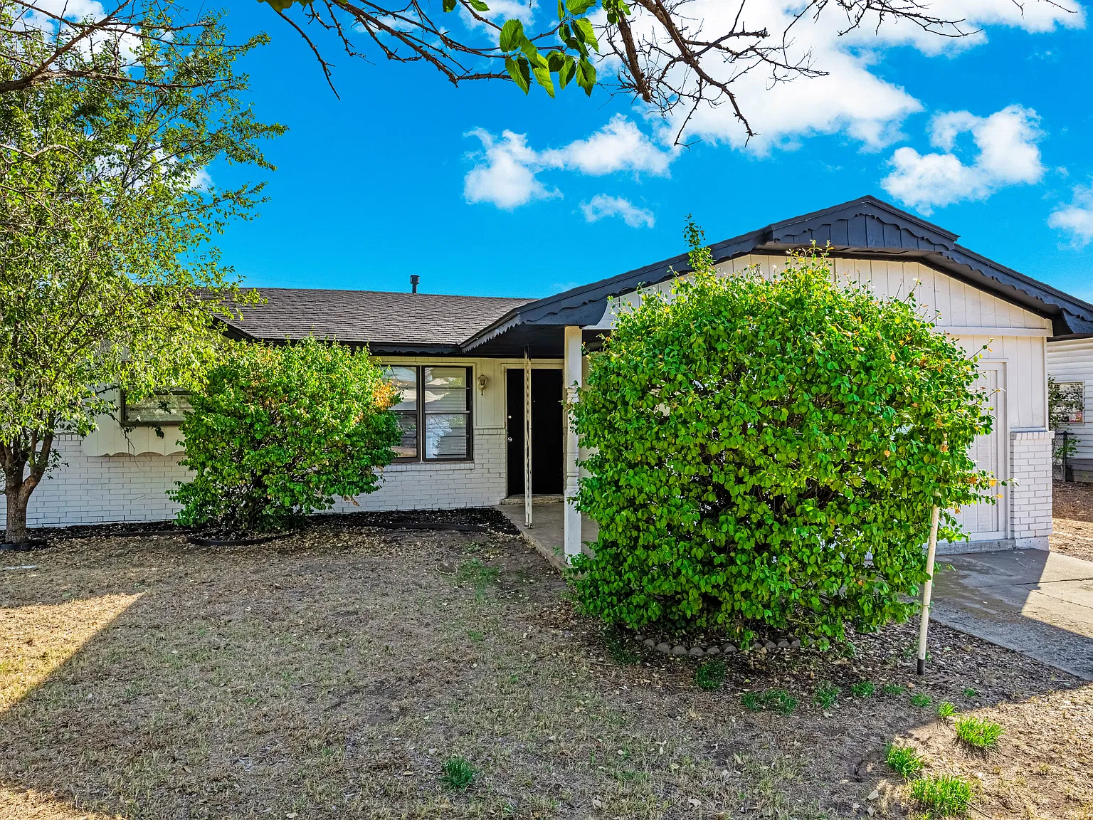 4 bed, 1200 sqft, $1,350 — Photo 3