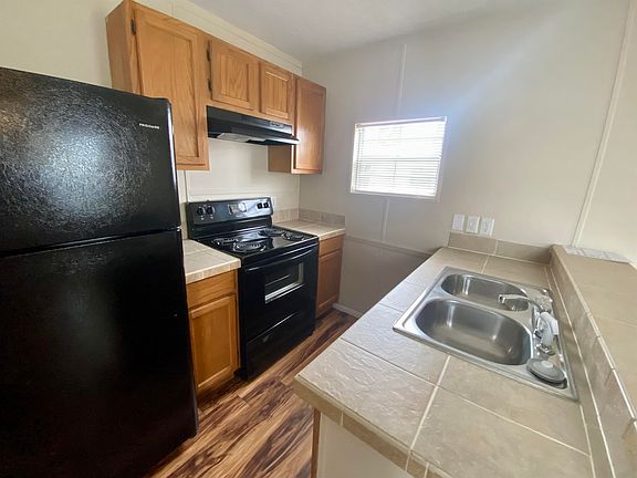 2nd image of 816 Lilac Point