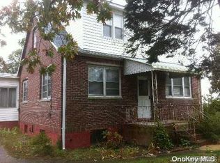 62 Terapin St, Mastic, NY 11950