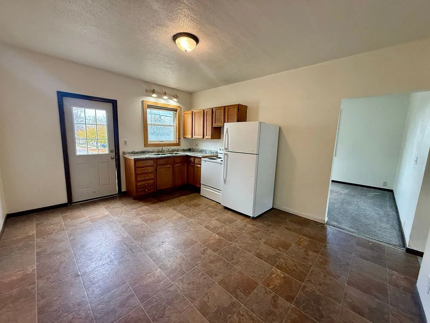 615 Elm St — Photo 2