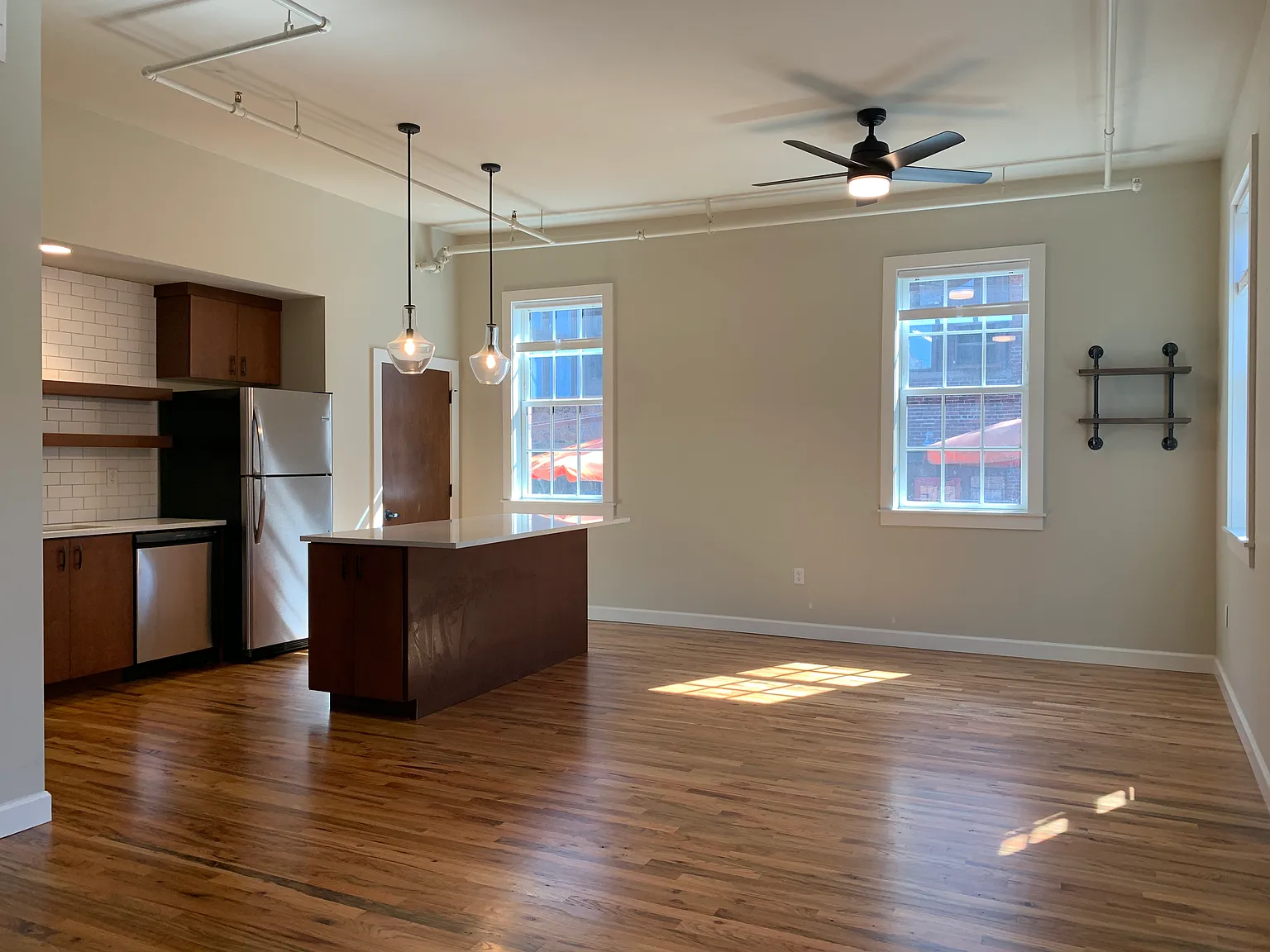 2 bed, $1,900 — Photo 4