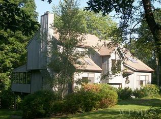 2 Maple Ct, Cortlandt Manor, NY 10567