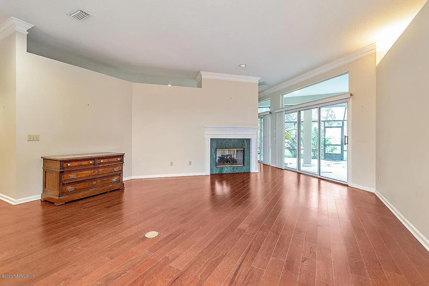 4 bed, 3.0 bath, 2632 sqft, $4,500 — Photo 3