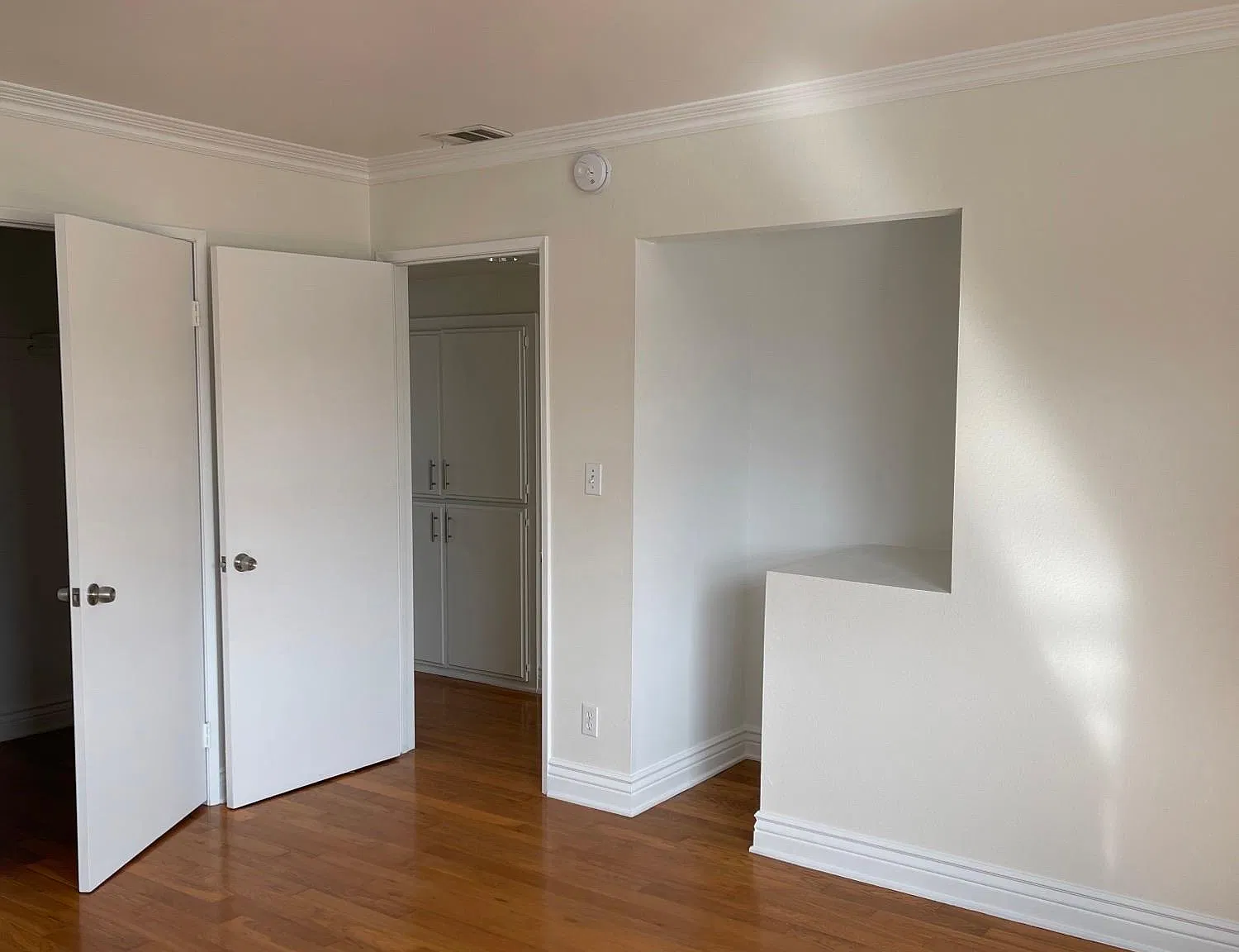 2 bed, 1.5 bath, 1200 sqft, $3,799 — Photo 4