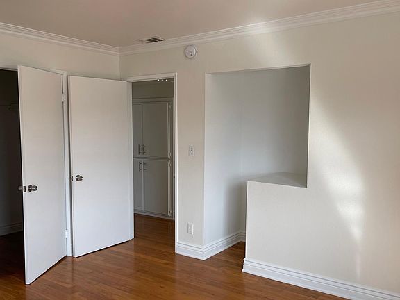 4th image of 1101 Laveta Ter APT 17