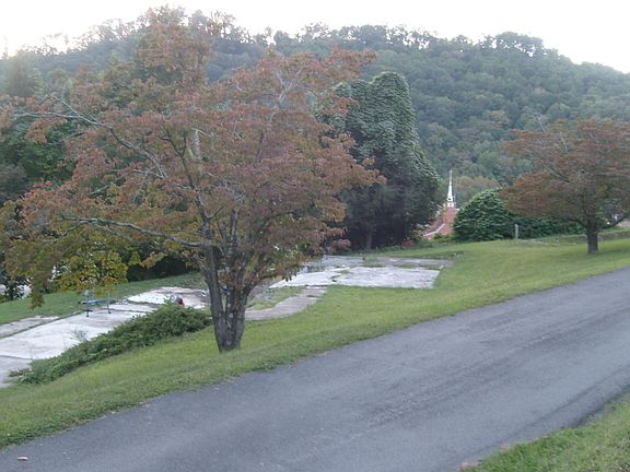 2nd image of 104 Ross Dr
