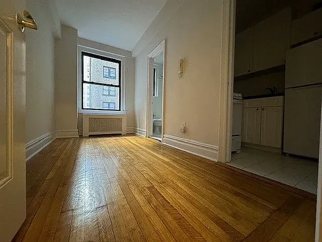 405 E 54th St #4G — Photo 2