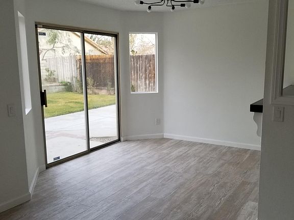 5th image of 5751 Charlotte Pl