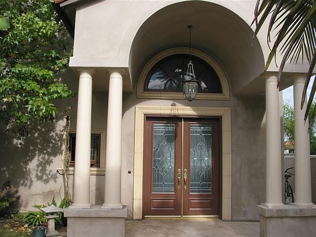 Entrance to waterfront elegance