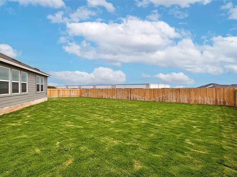 416 Escondido Cir — Photo 30