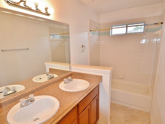 5th image of 1120 Sugarberry Trl