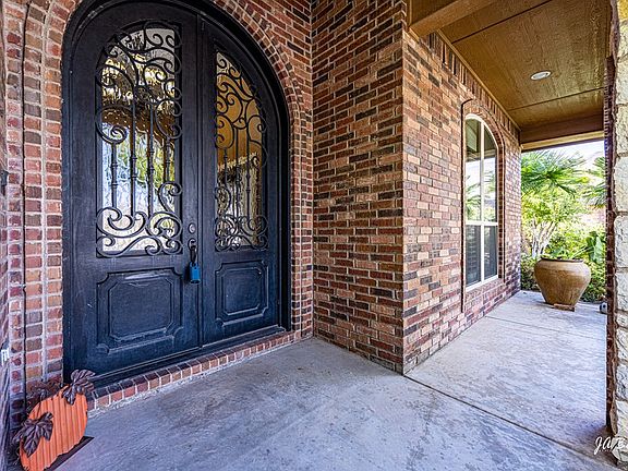 2nd image of 1213 Castle Rock Ct