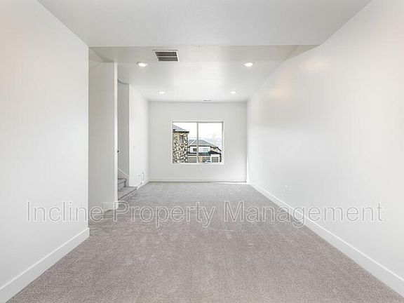 5th image of 157 W Autumn Ln