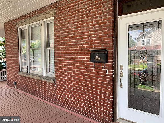3rd image of 872 Mulberry Ave