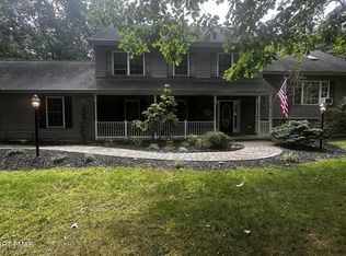 6164 Starlight Ct, Swiftwater, PA 18370