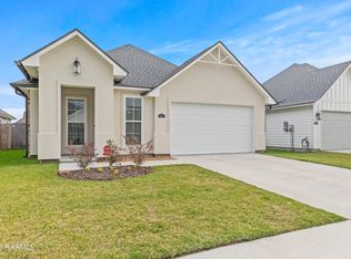 211 Harton Rd, Youngsville, LA 70592