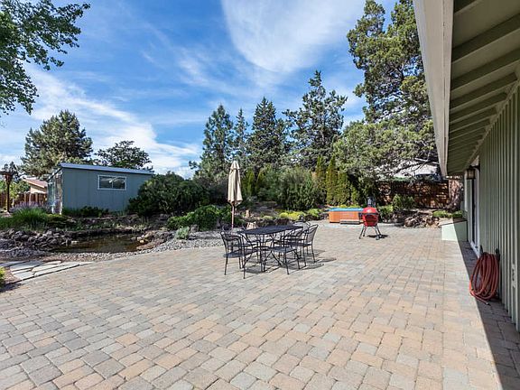 4th image of 20877 SE Westview Dr