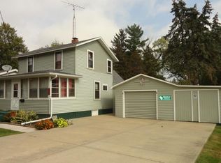 521 S 3rd St, Delavan, WI 53115