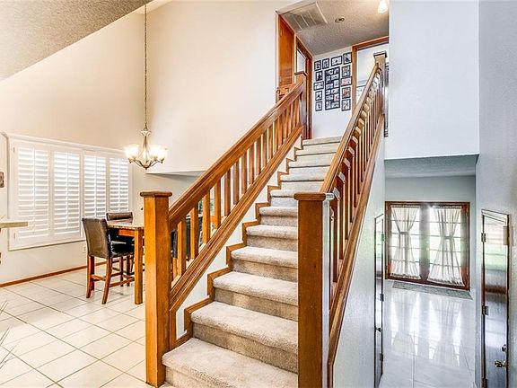 3rd image of 2817 Lake Michigan Dr