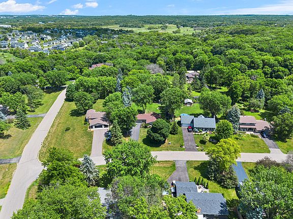 4th image of 16221 Creekwood Cir