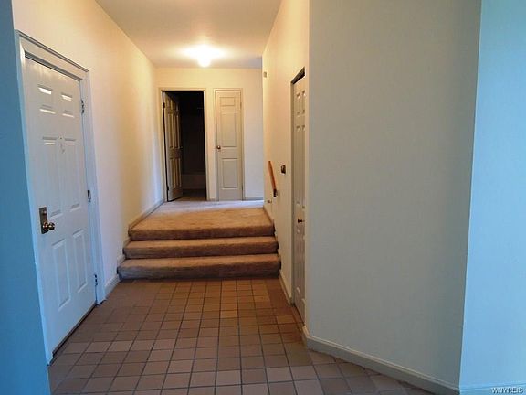 5th image of 939 Delaware Ave APT 306