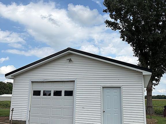 3rd image of 547 Cherry Corner Rd