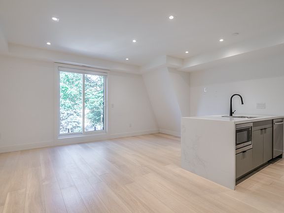 5th image of 37 Boustead Ave #3