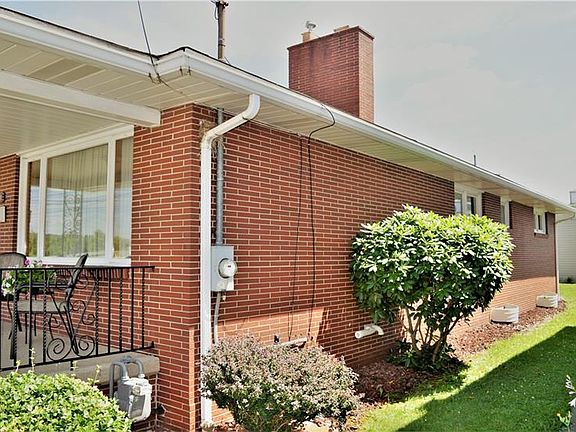 2nd image of 211 Crescent Ave