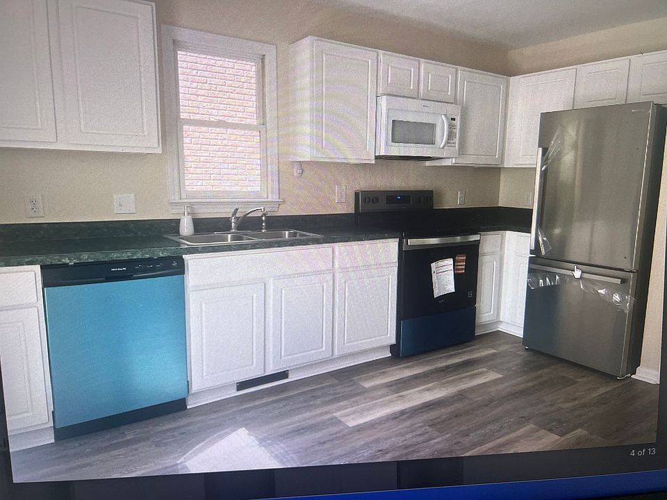 1st image of 422 Snow St