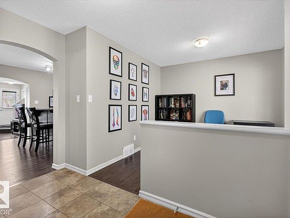 5th image of 1107 35th Ave NW
