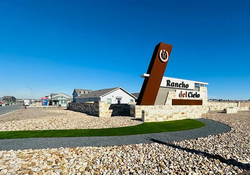 Building Photo - 852 Rancho Del Cielo Loop