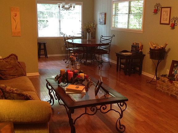 2nd image of 521 Beechwood Dr