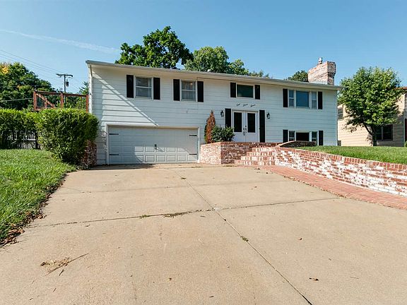 2nd image of 124 S Dartmouth Dr