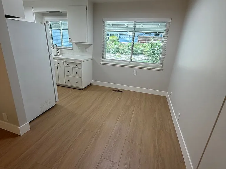 2083 Donald Dr — Photo 4