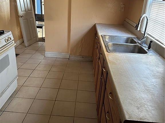 5th image of 2922 E 30th St