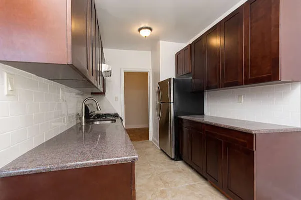 Sold by Re/Max In The City | media 28