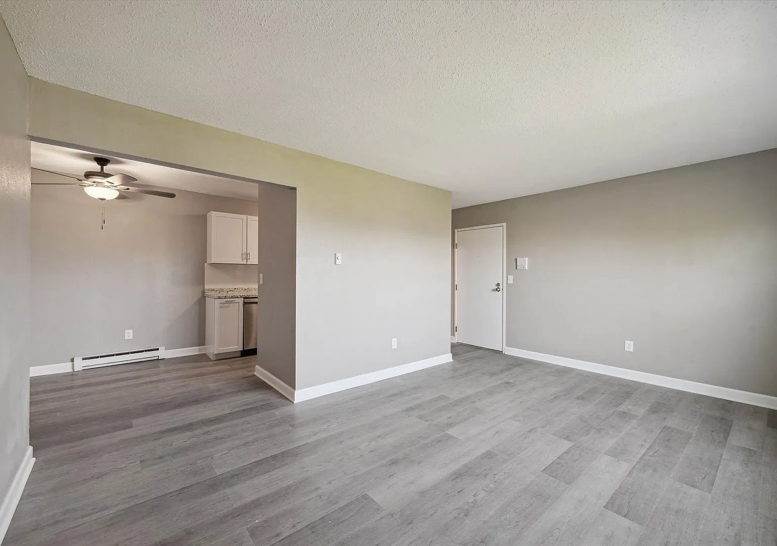 4013 Harvest Ln — Photo 1