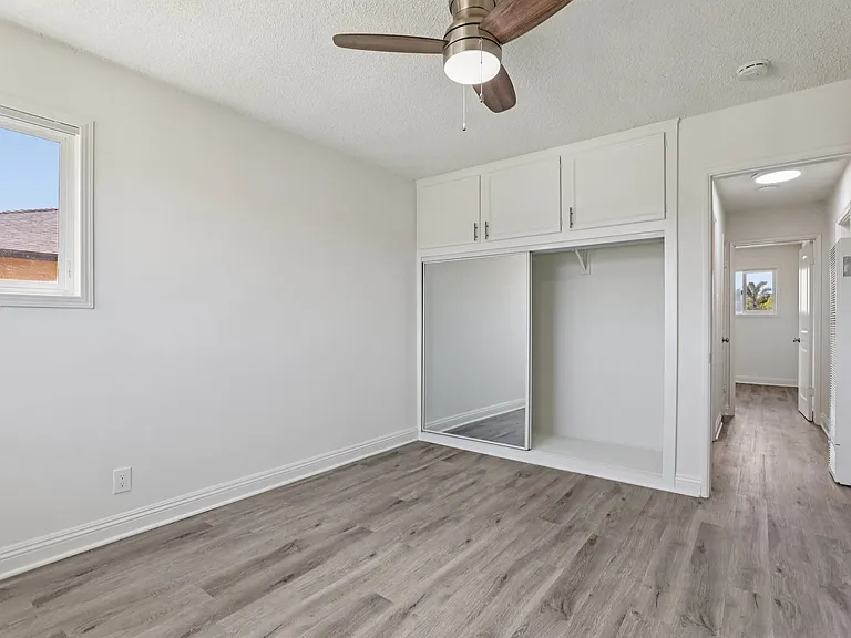 Mavis Plaza Apartments — Photo 12