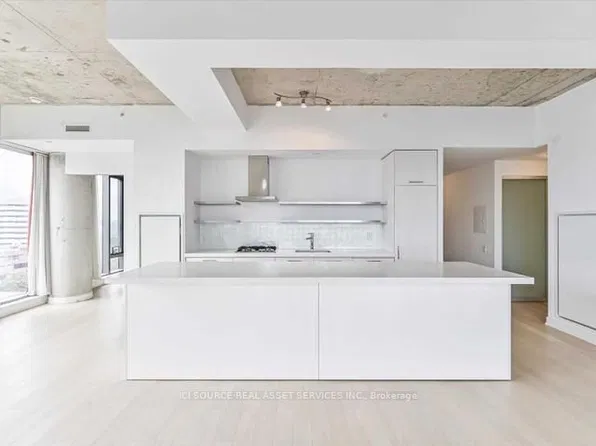 560 King St W, Toronto, ON