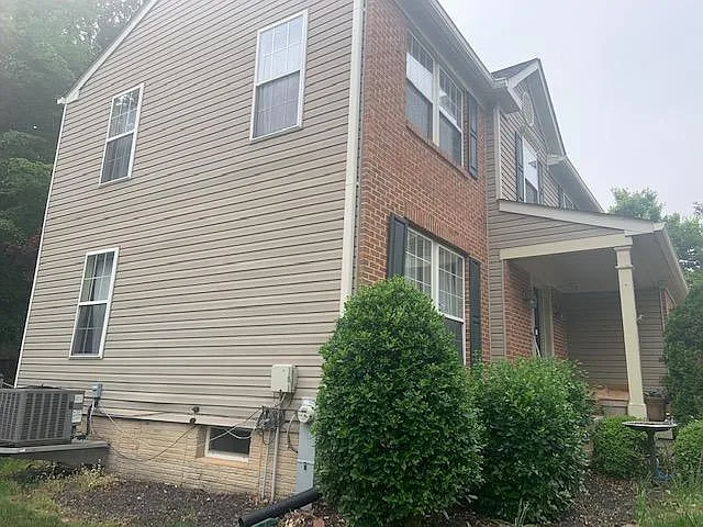 12104 Gordon Ave — Photo 3