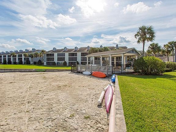2nd image of 4101 Fairview Vista Pt #114