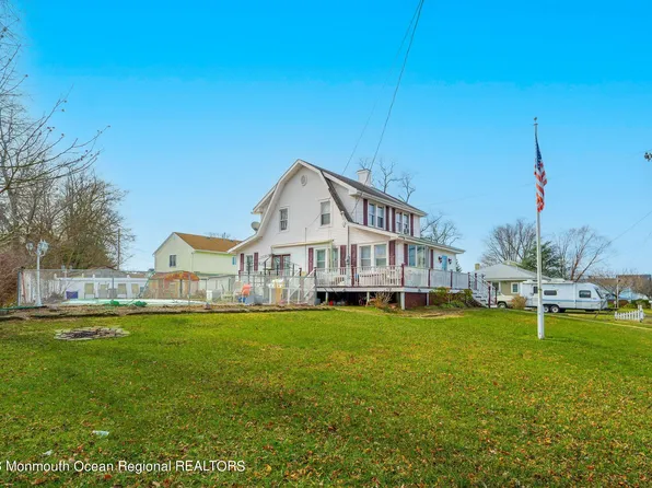 39 Verdun Place, North Middletown, NJ 07748