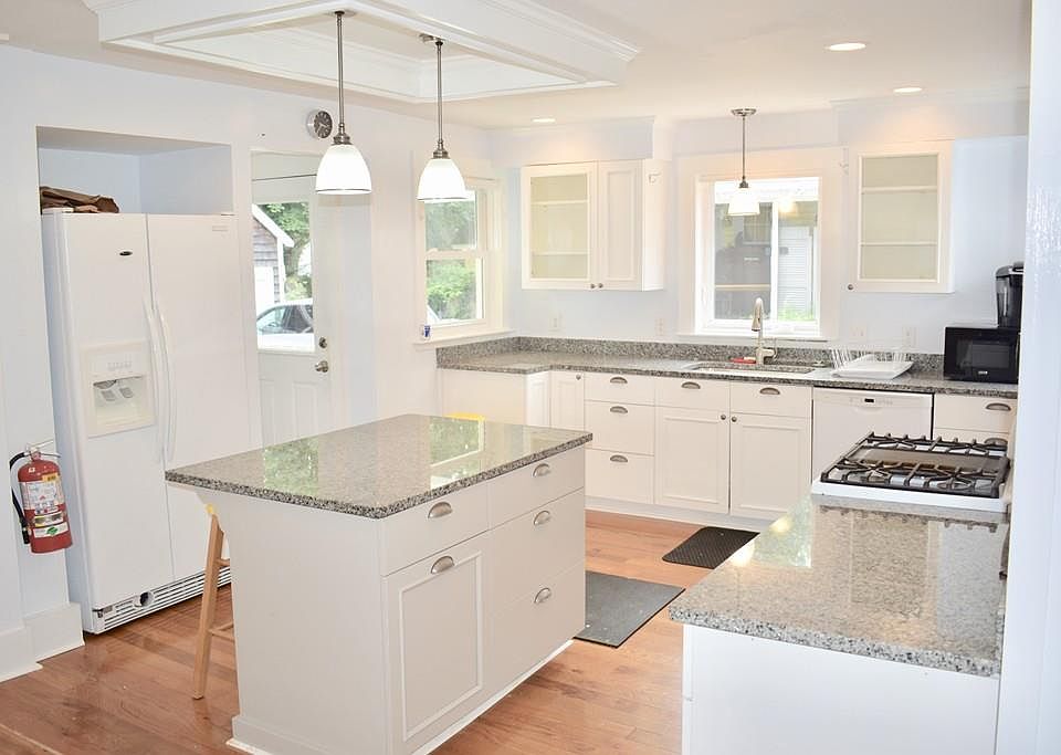1st image of 51 South St #1
