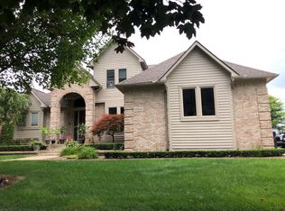 53541 Chesterfield Rd, Chesterfield, MI 48051