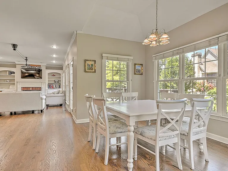 9 Wayland Ct — Photo 16